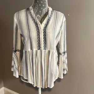 Bell sleeves v neck blouse